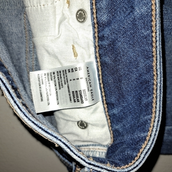 American Eagle Denim Raw Hem Distressed High Rise Mini Skirt Size 0 - Picture 4 of 9